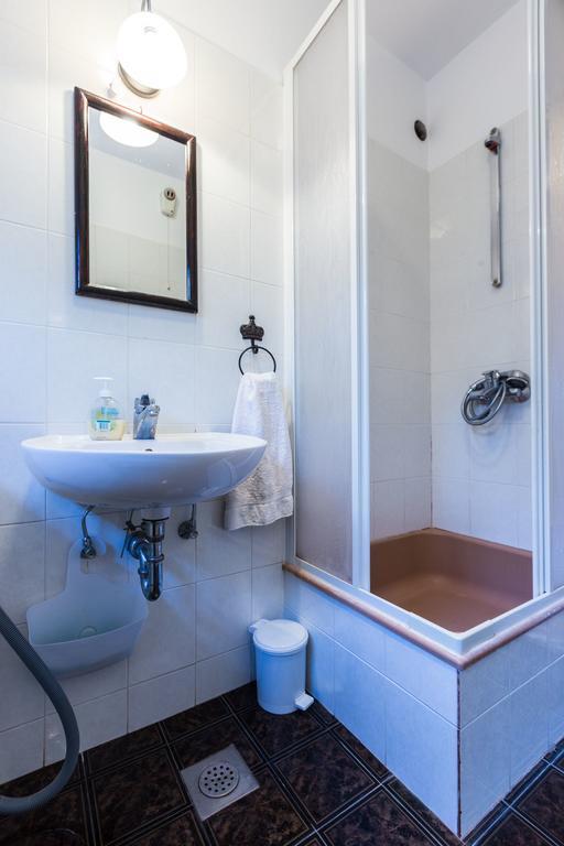 Lavender Apt. W. Balcony In Old Town Zadar Phòng bức ảnh